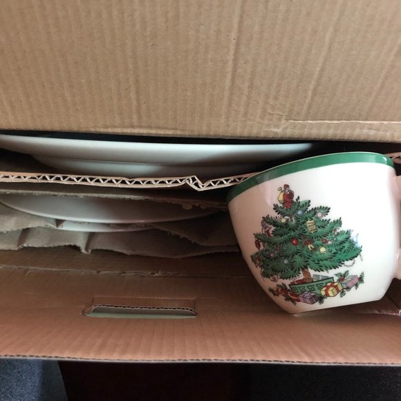 Spode Christmas Tree 5 Piece Place Setting

Due to weight cannot be combined - Picture 3 of 4